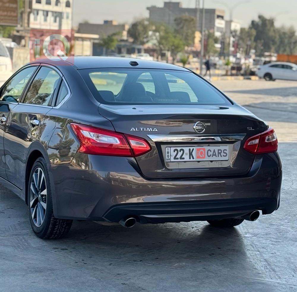 نيسان ألتيما